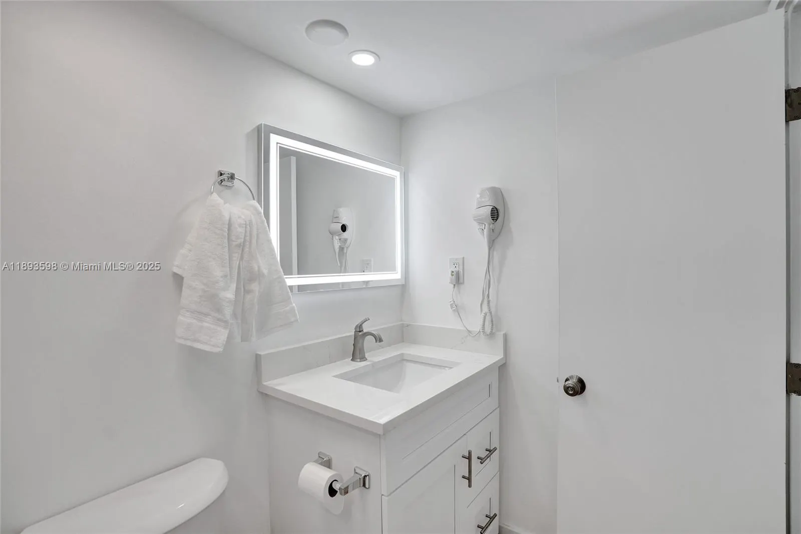 5225 Collins Ave, #1411