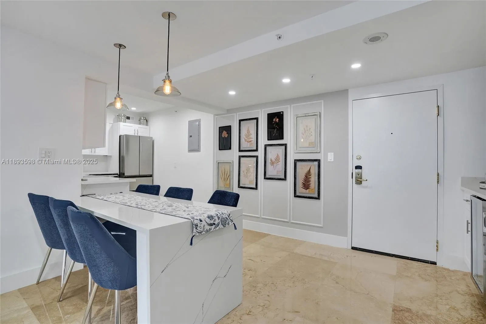 5225 Collins Ave, #1411