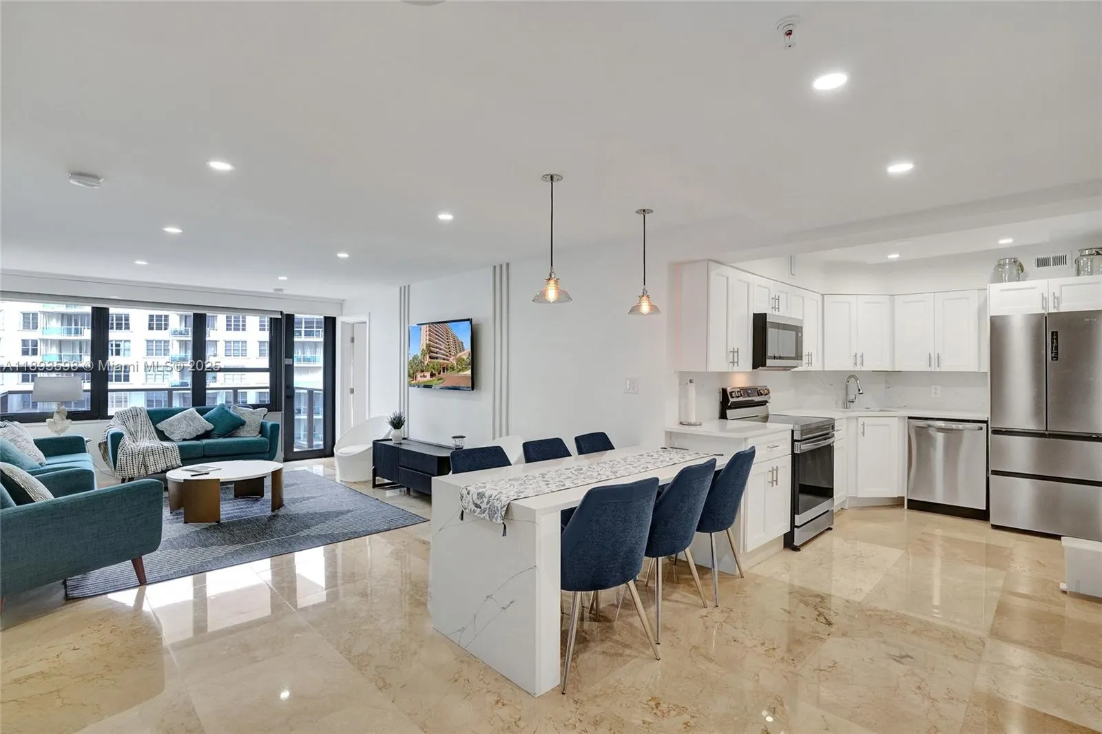 5225 Collins Ave, #1411