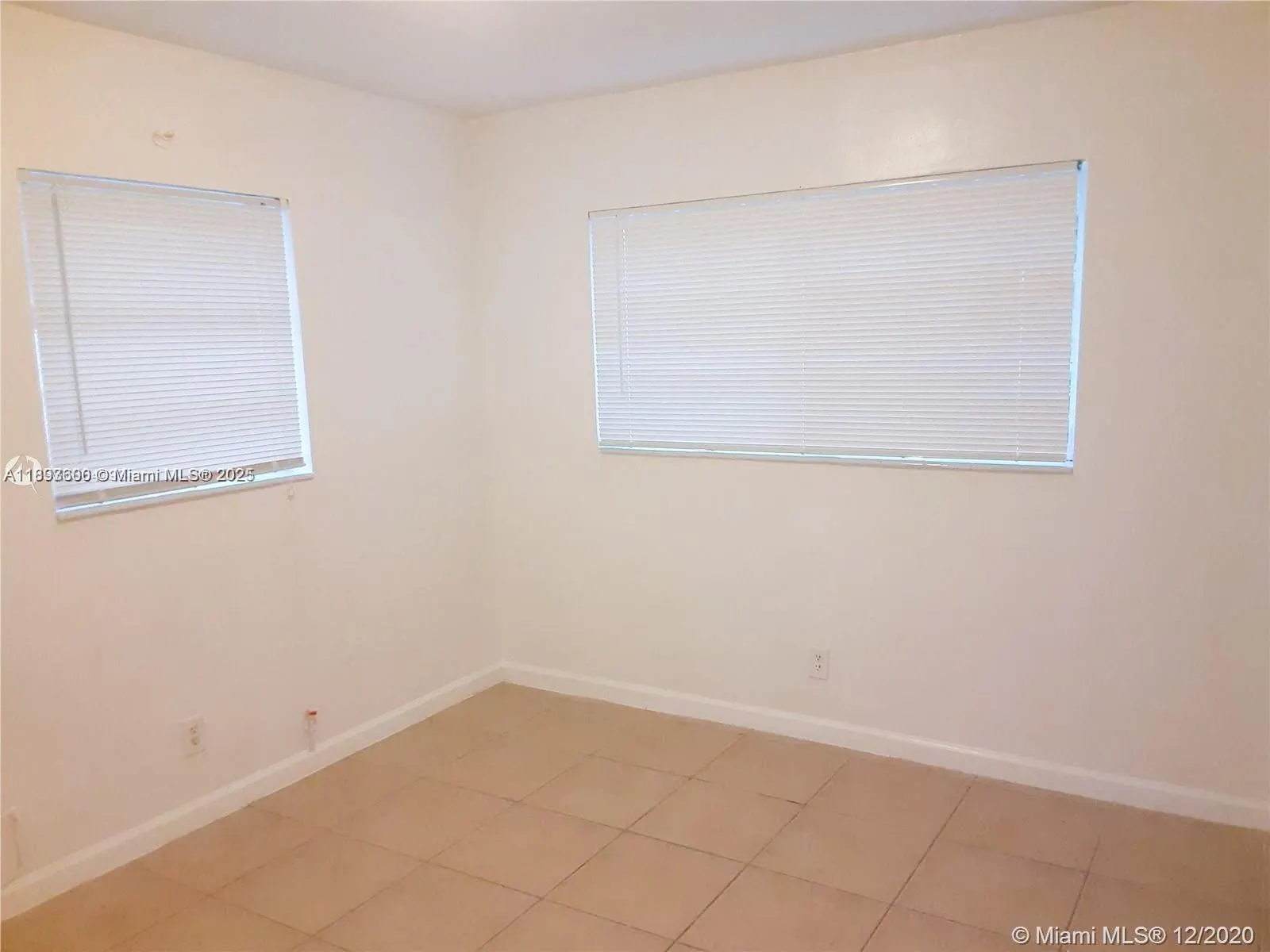 412 SW 10 St