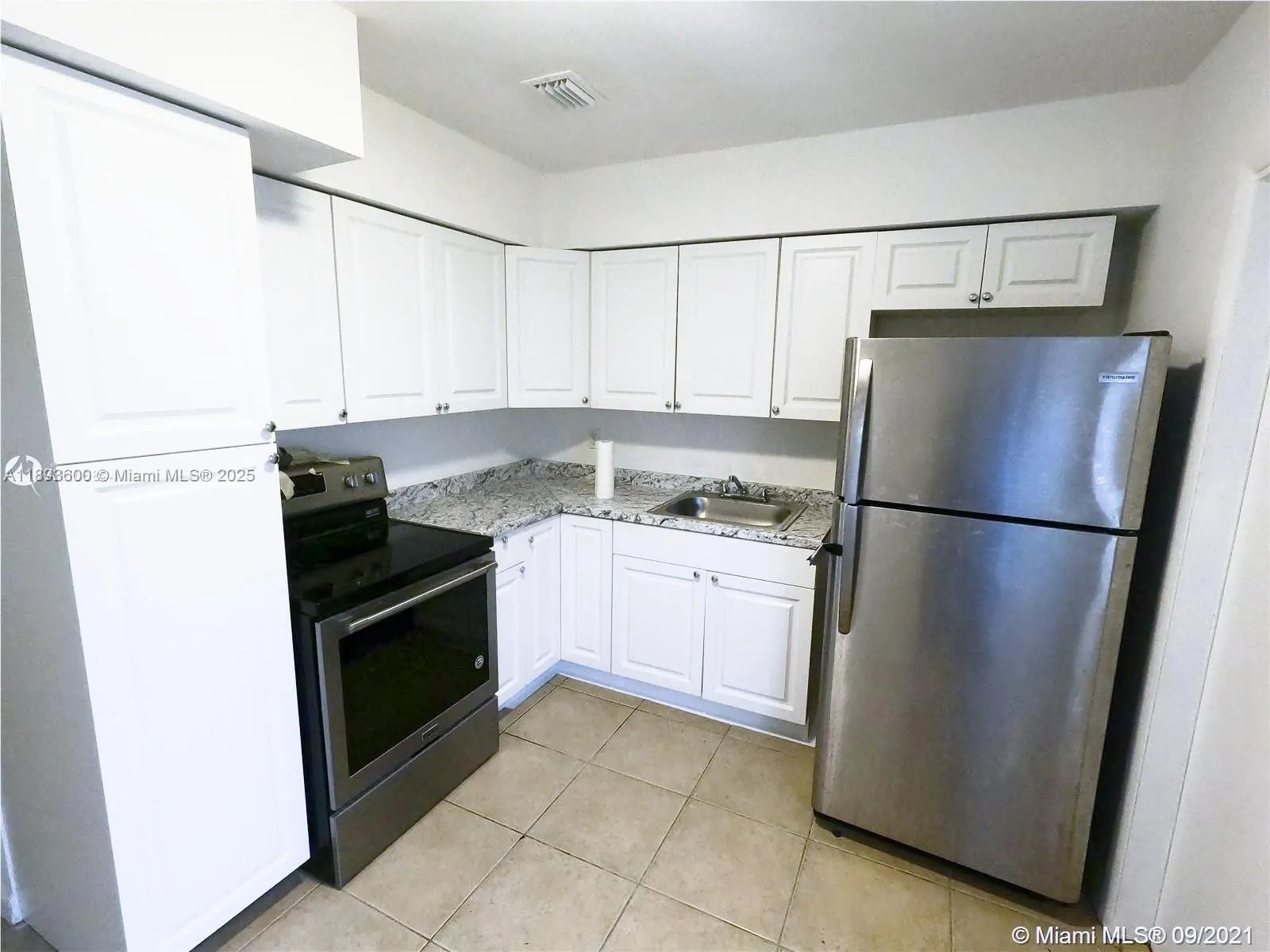 412 SW 10 St