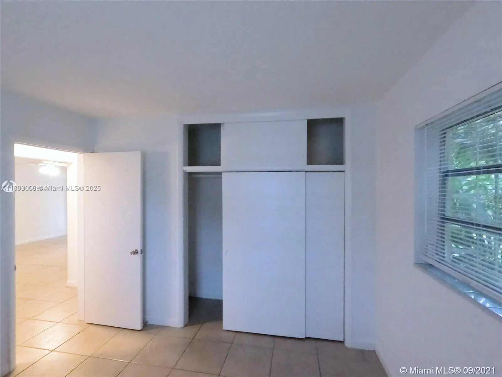 412 SW 10 St
