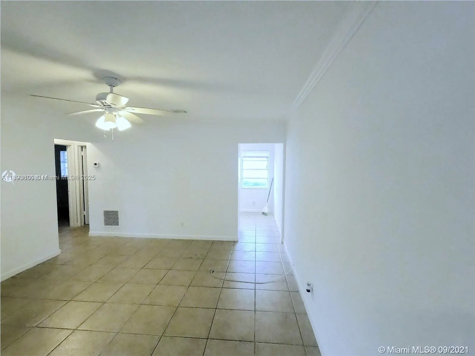 412 SW 10 St