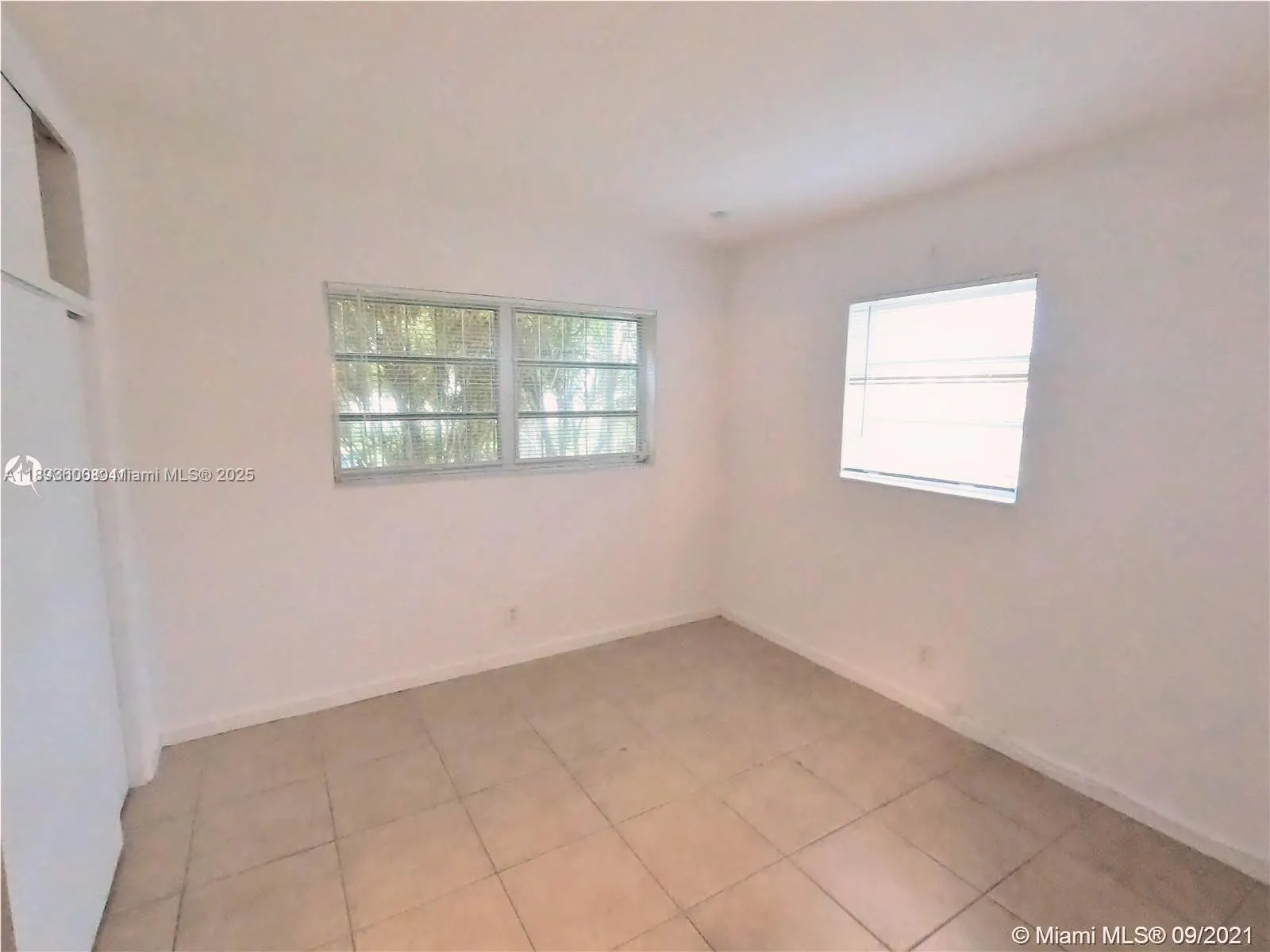 412 SW 10 St
