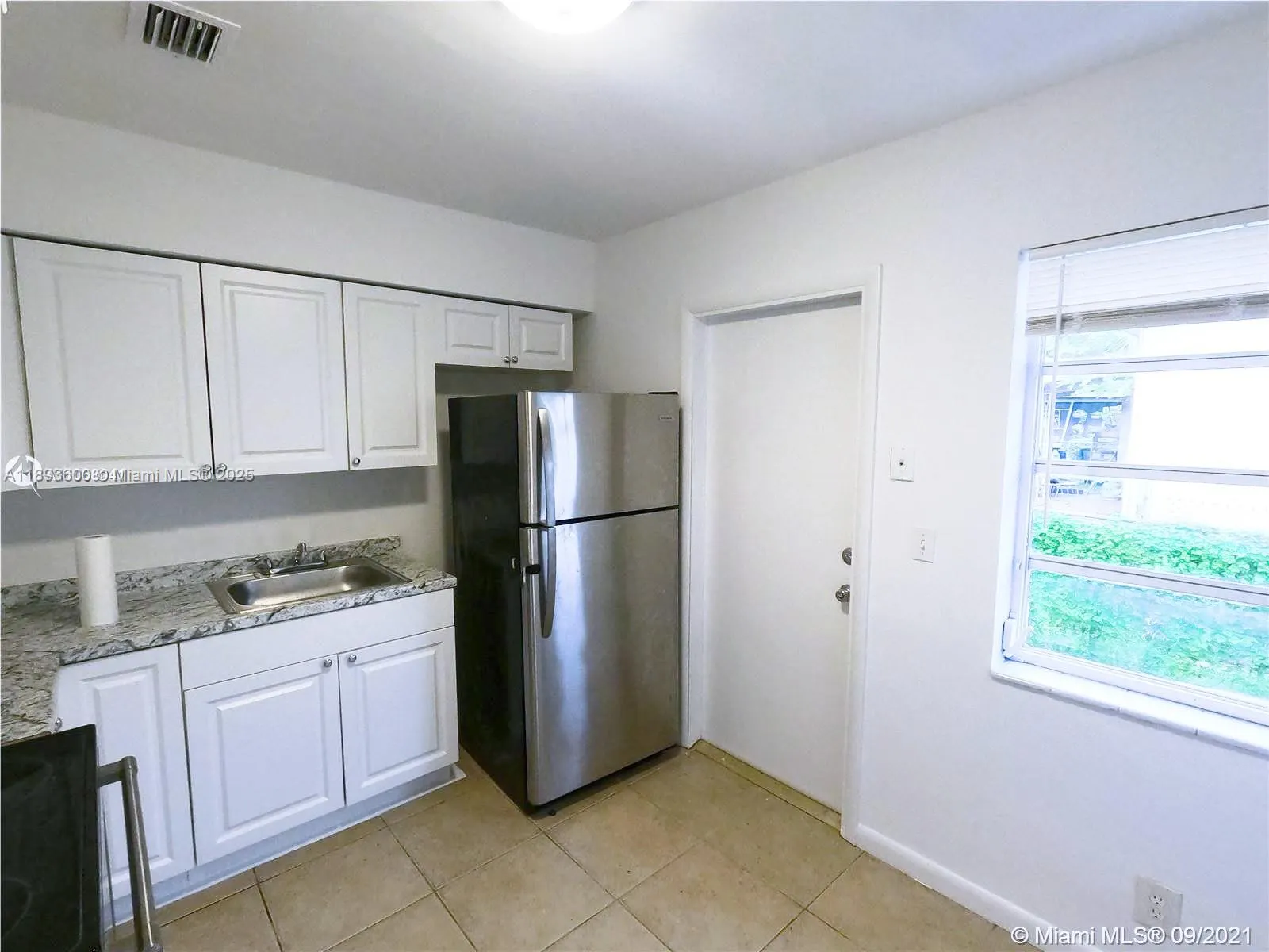 412 SW 10 St