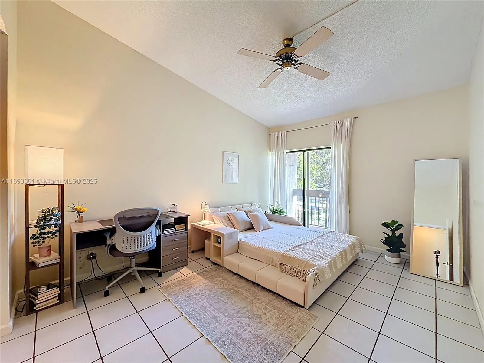 2363 SW 15th St, #84