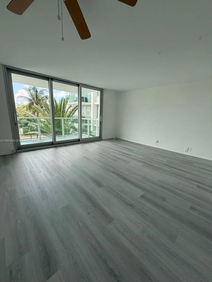 1000 West Ave, #306