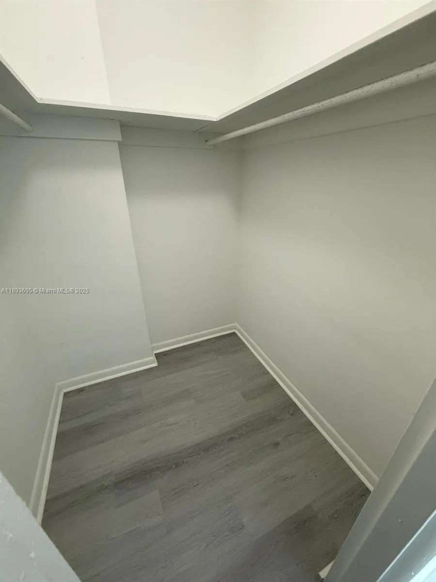 1000 West Ave, #306