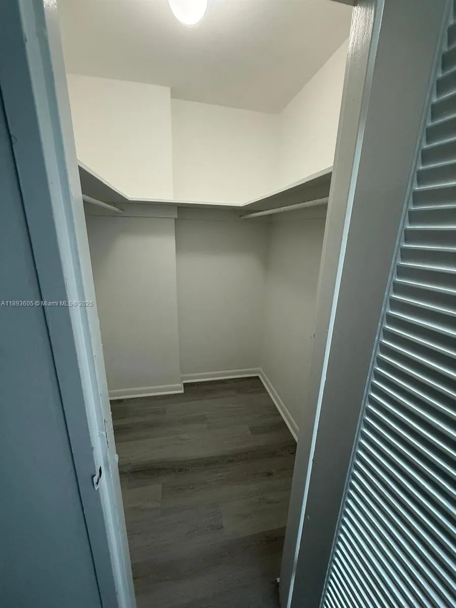 1000 West Ave, #306