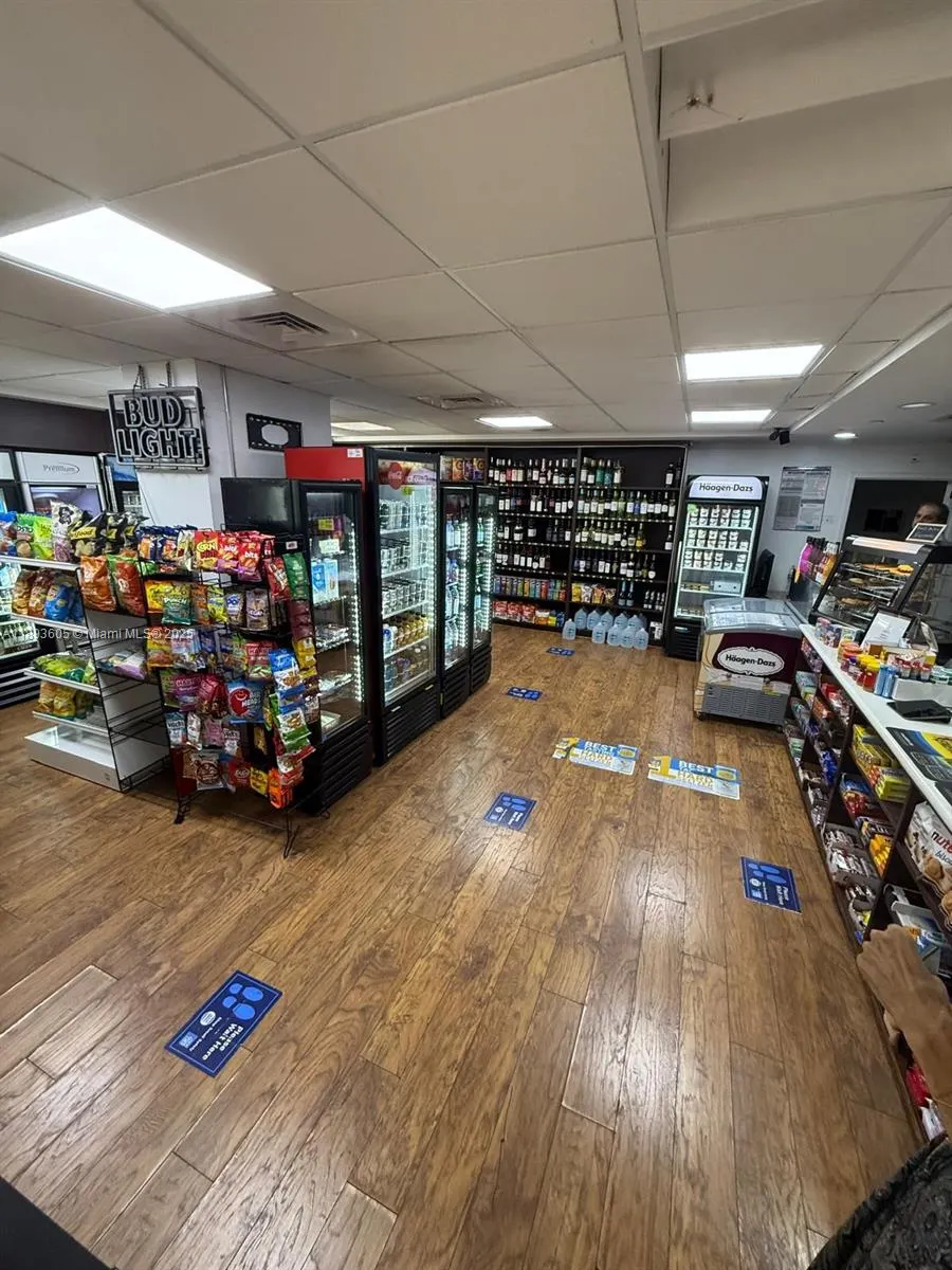 1000 West Ave, #306