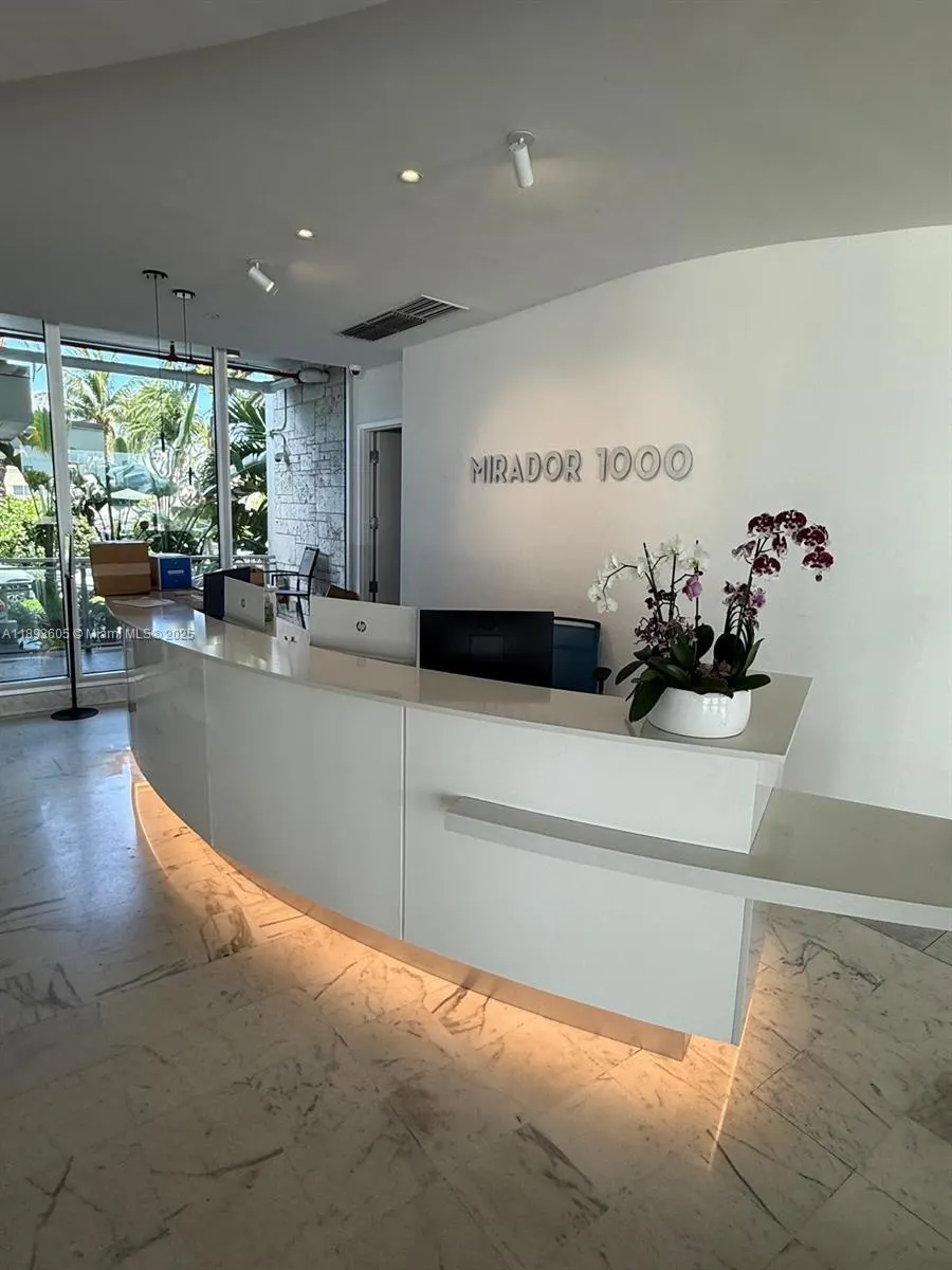 1000 West Ave, #306