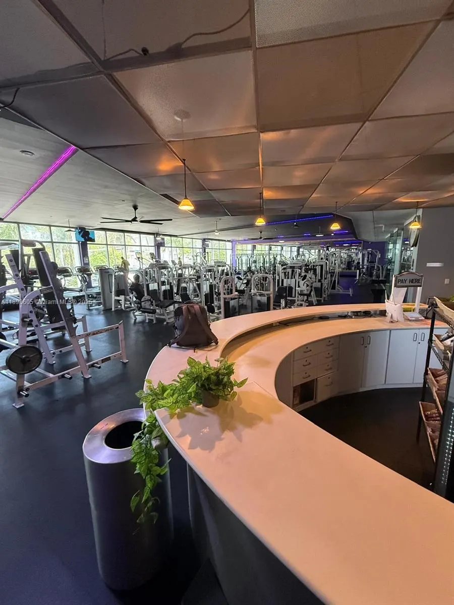1000 West Ave, #306