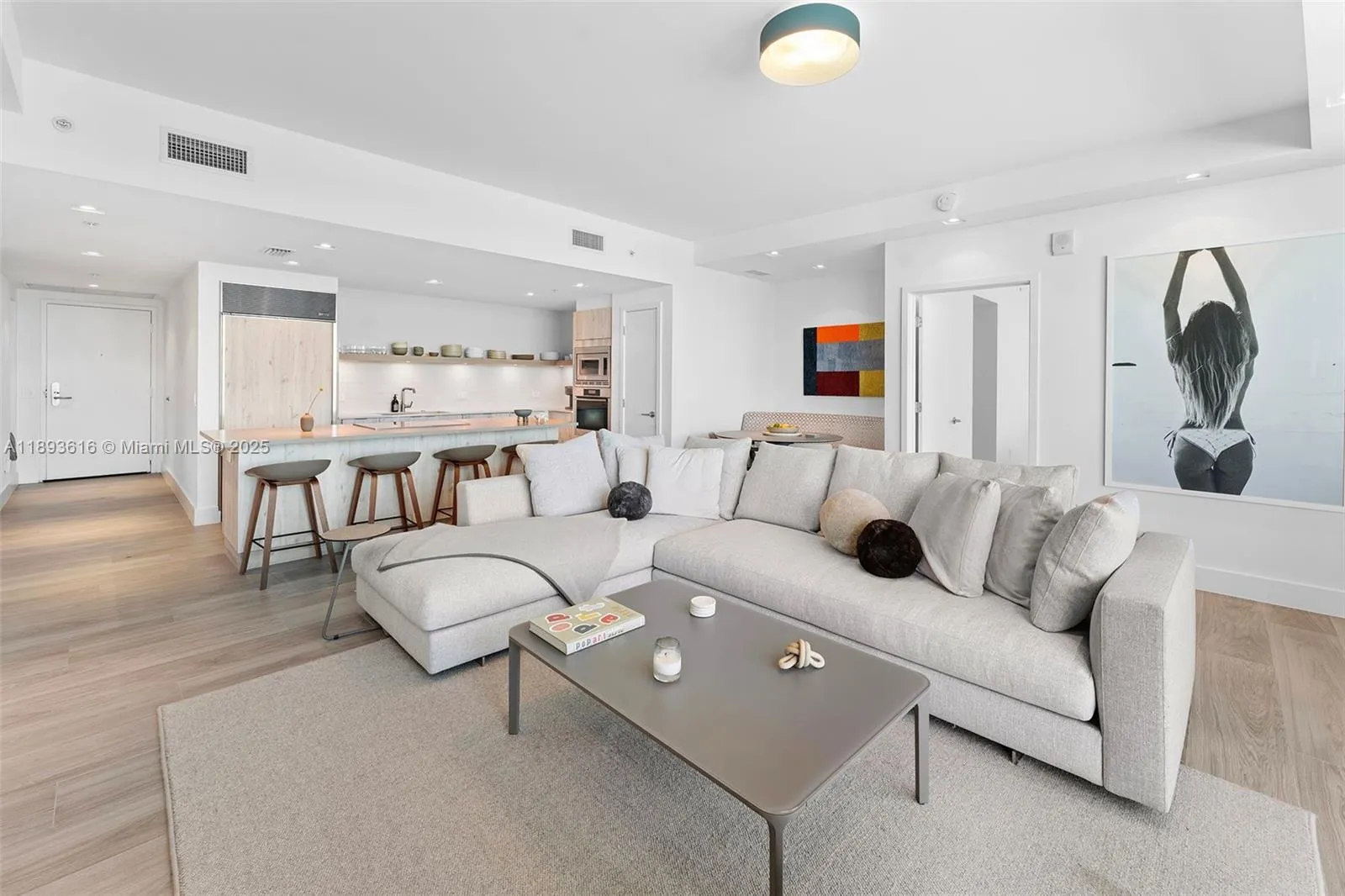 6899 Collins Ave, #2601