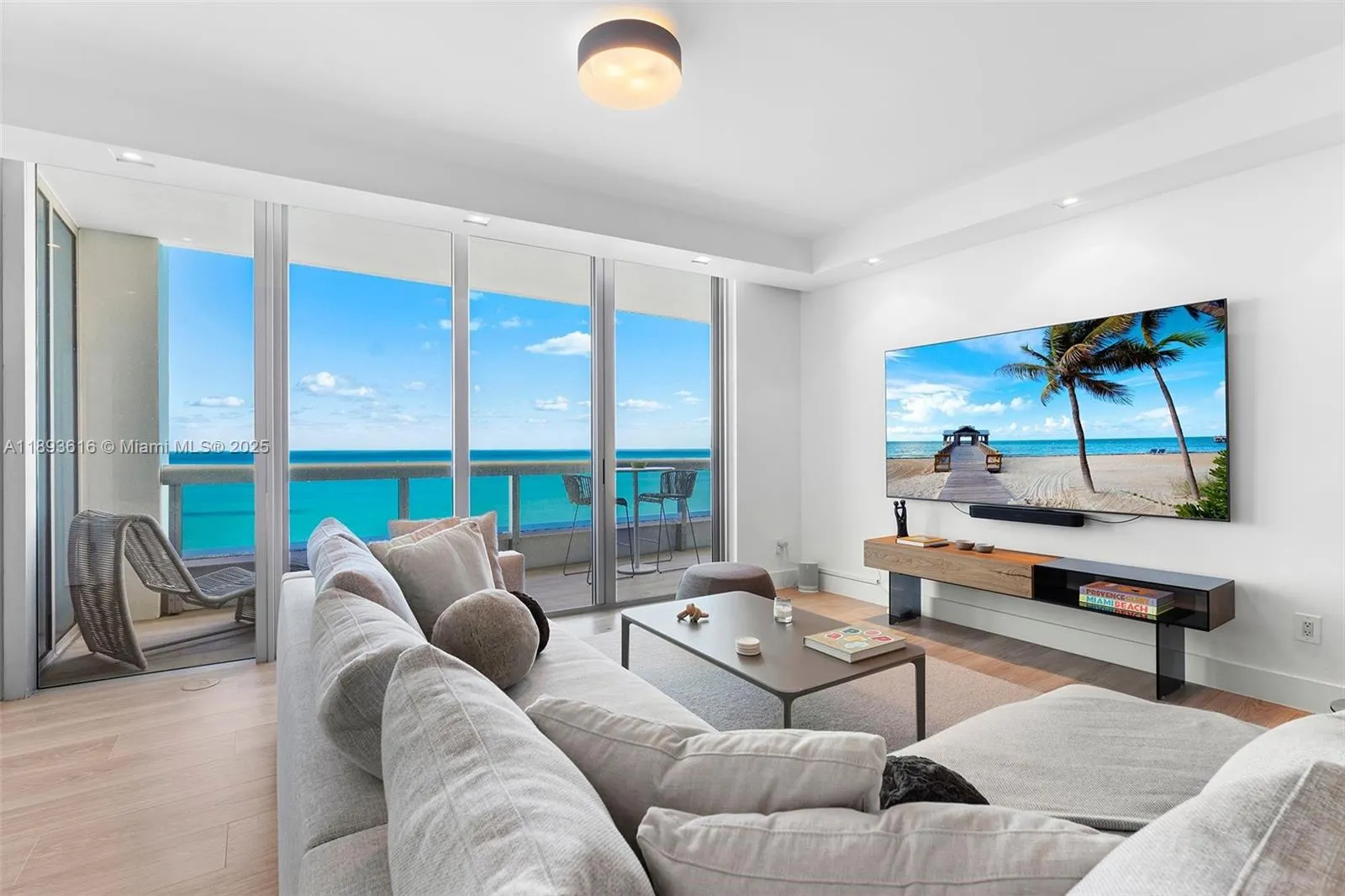6899 Collins Ave, #2601