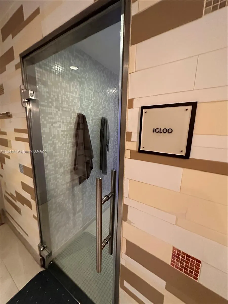 6899 Collins Ave, #2601