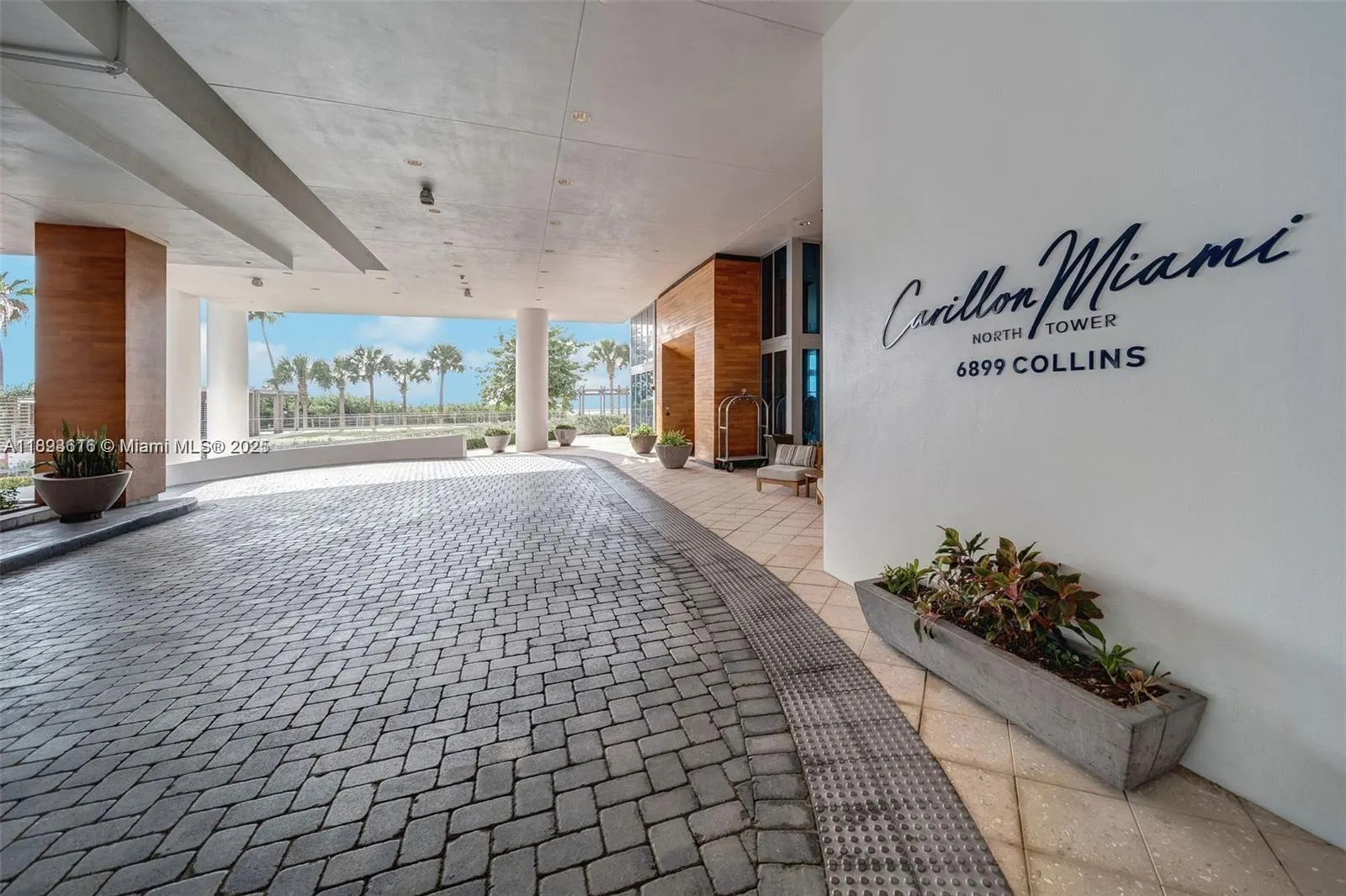 6899 Collins Ave, #2601
