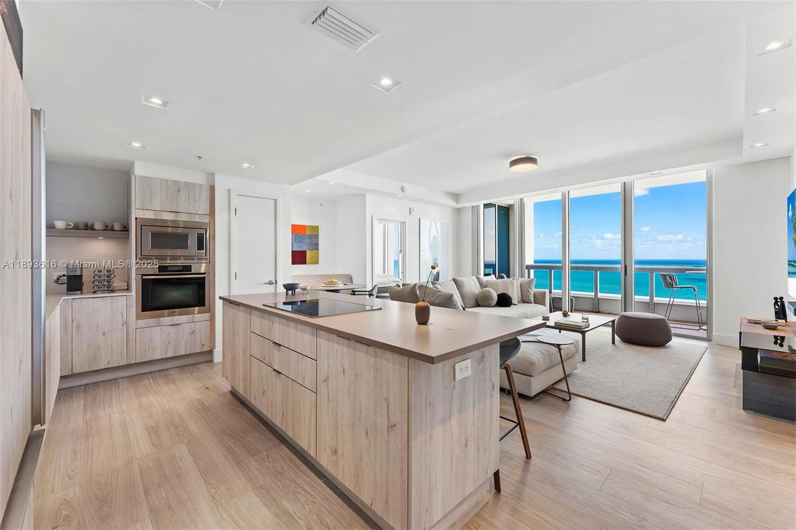 6899 Collins Ave, #2601