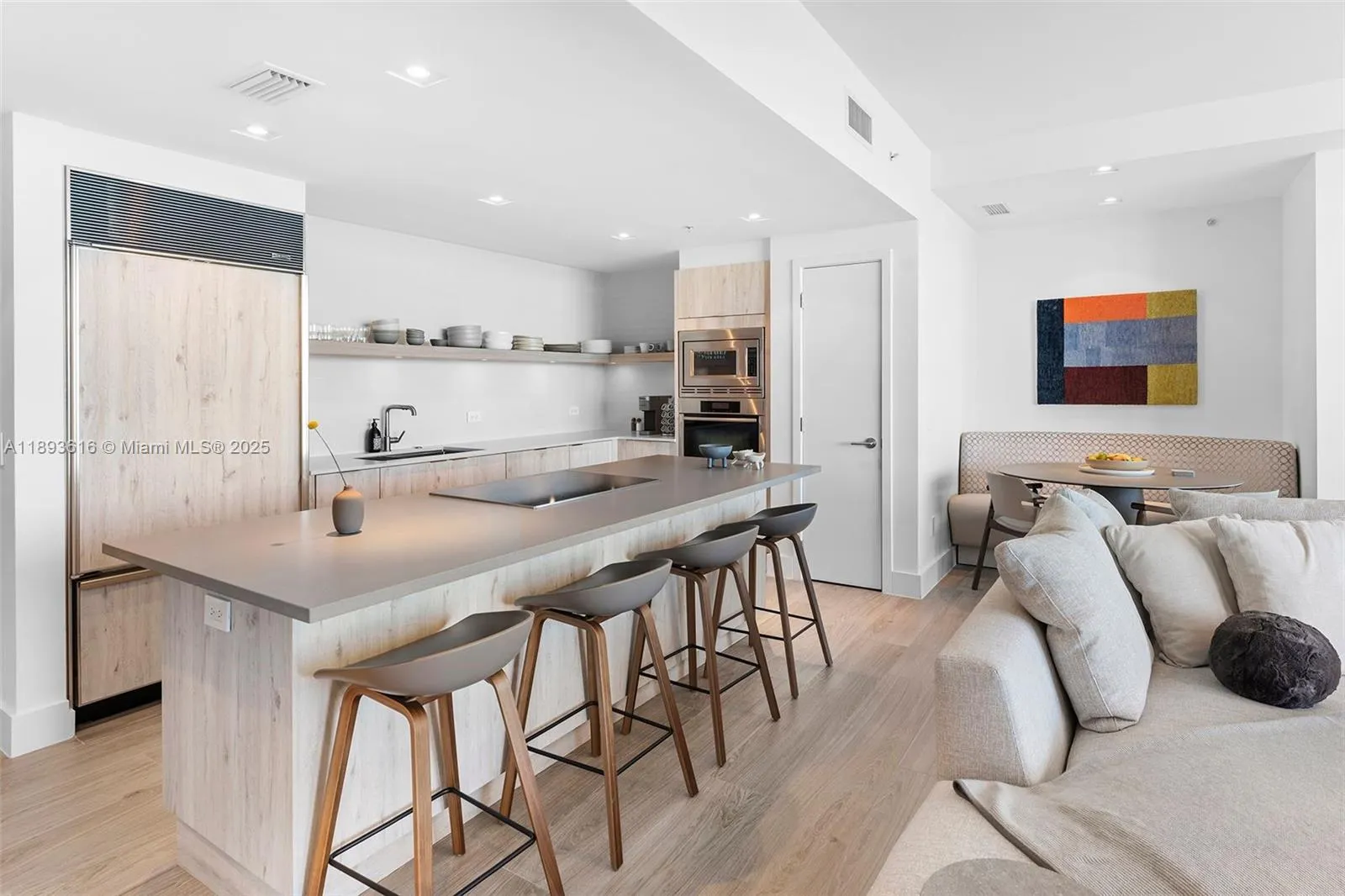 6899 Collins Ave, #2601