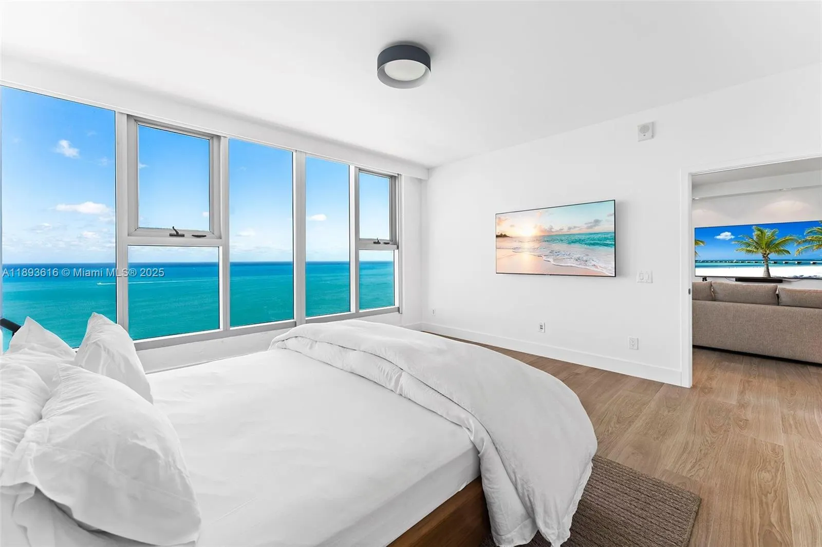 6899 Collins Ave, #2601