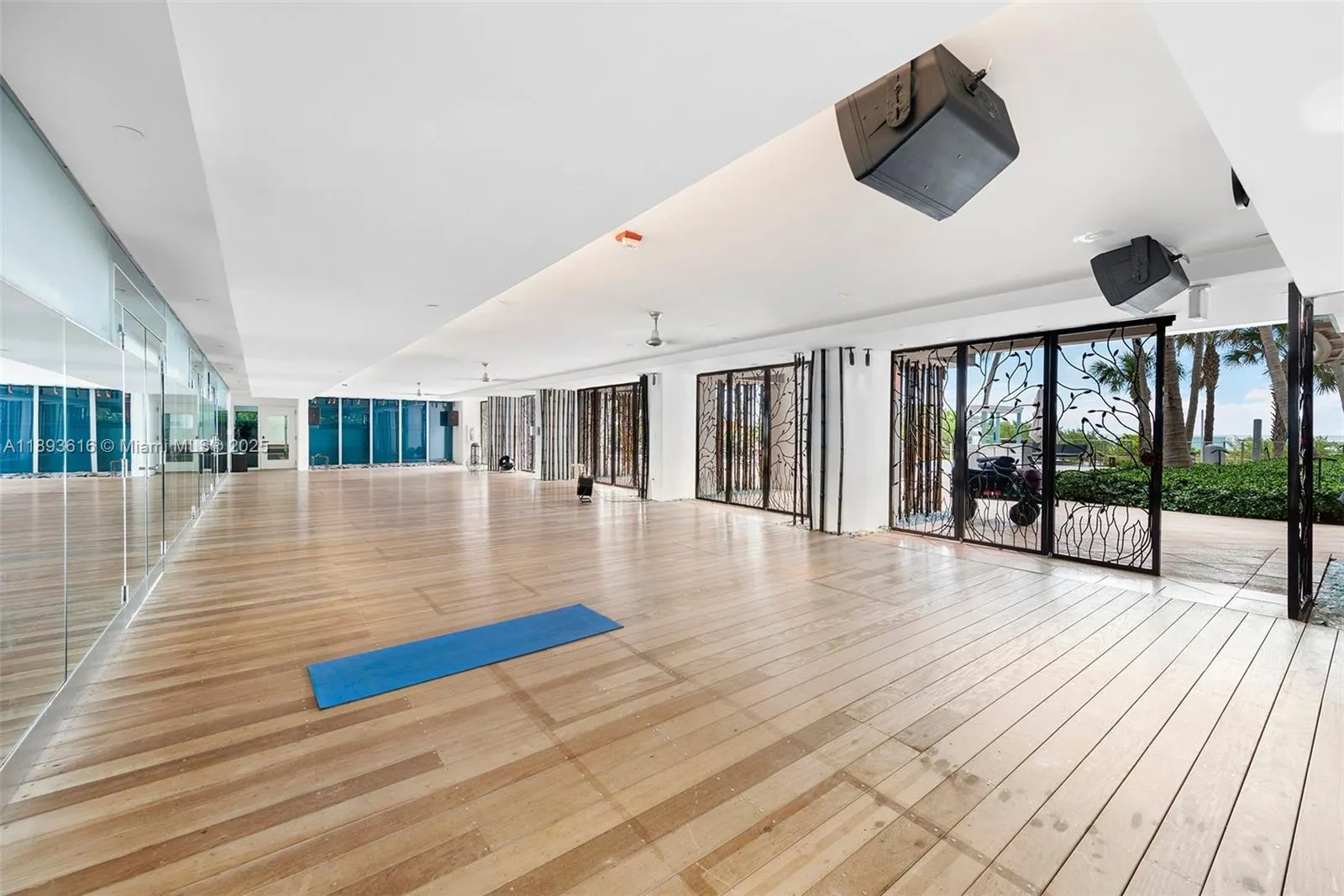 6899 Collins Ave, #2601