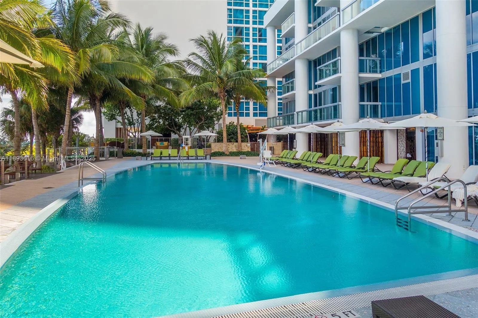 6899 Collins Ave, #2601