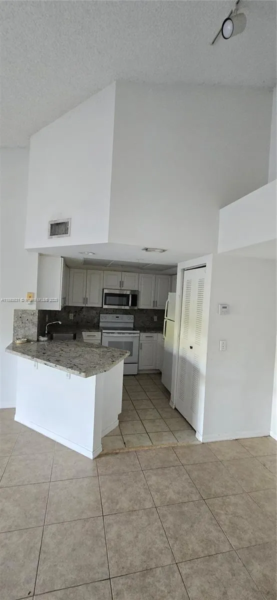 4149 N Haverhill Rd, #1619
