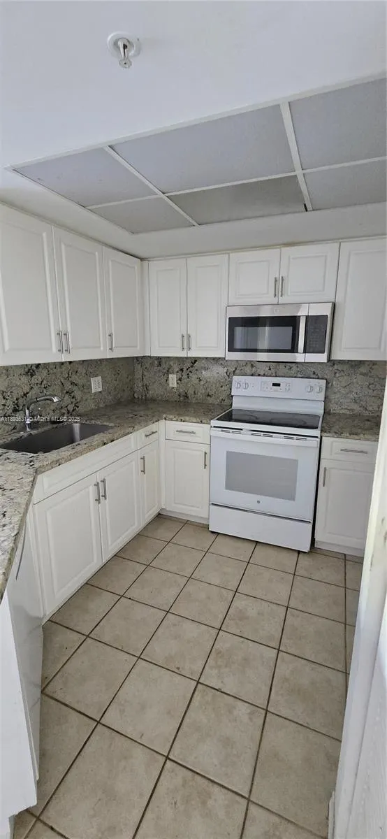 4149 N Haverhill Rd, #1619