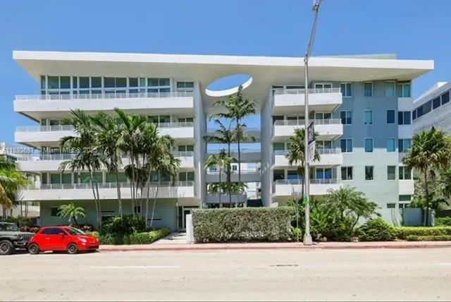 7800 Collins Ave, #203