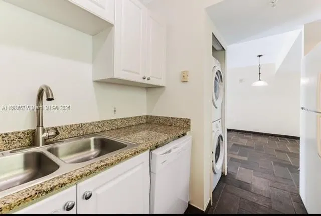 7800 Collins Ave, #203