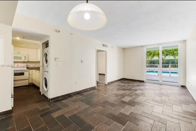 7800 Collins Ave, #203