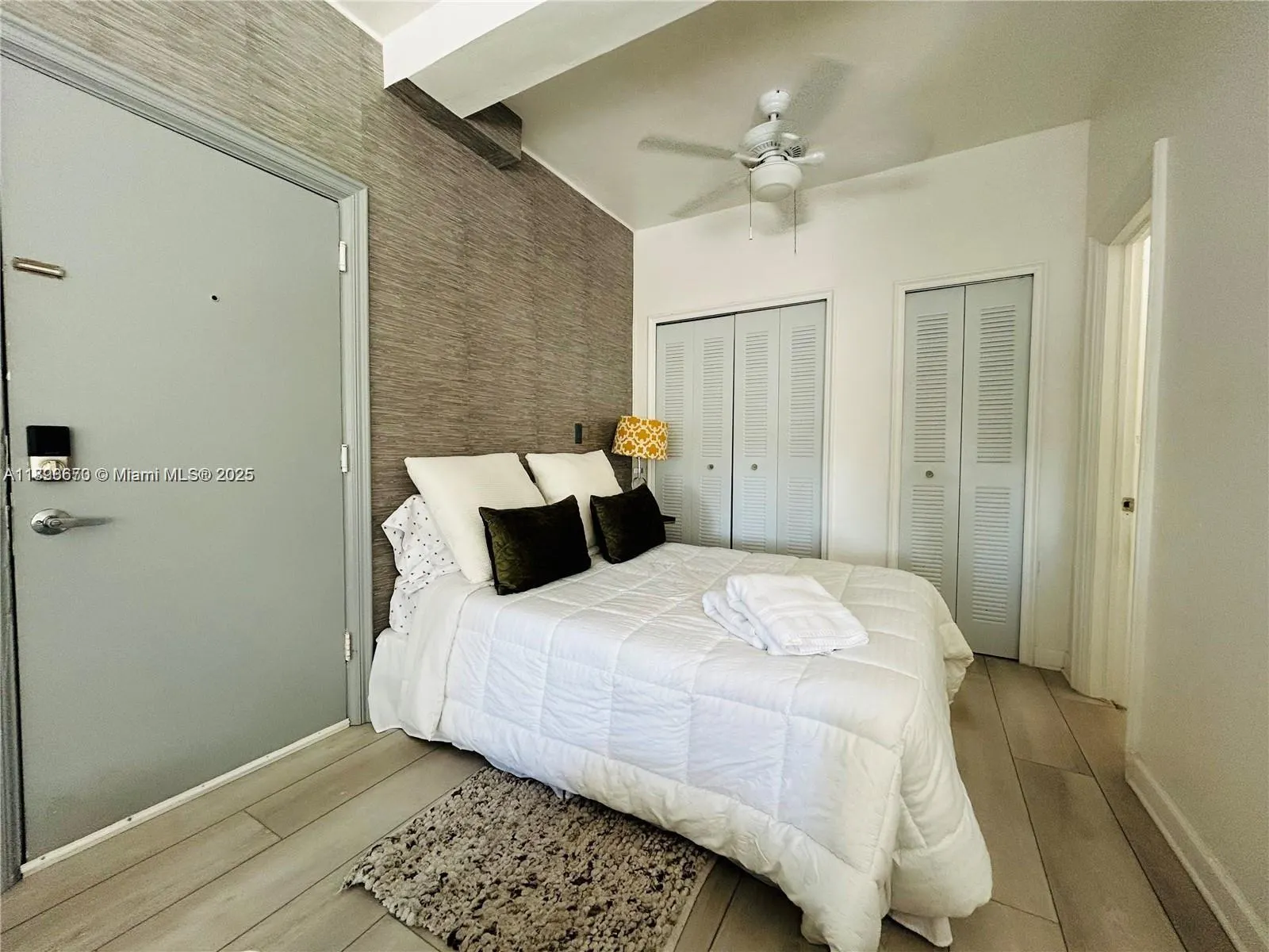 3710 Collins Ave, #N-200