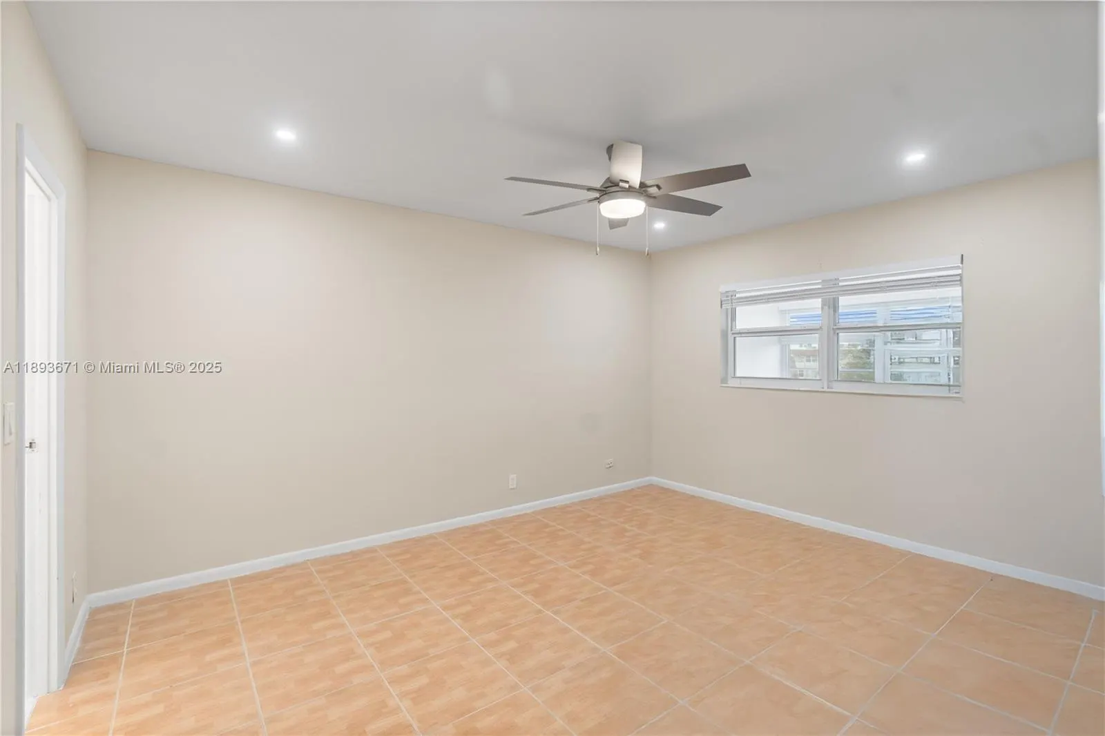 3405 NW 48th Ave, #610