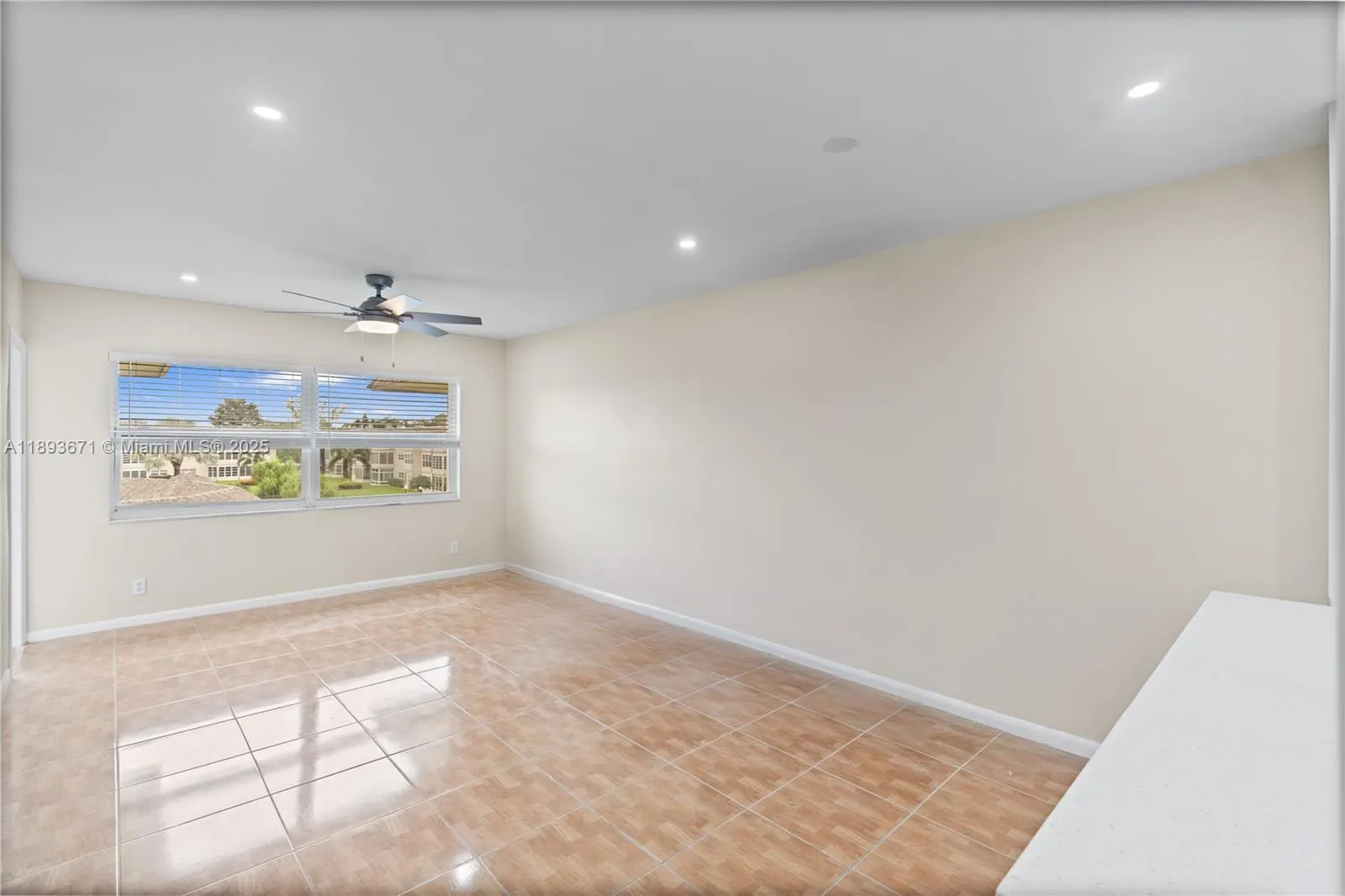 3405 NW 48th Ave, #610
