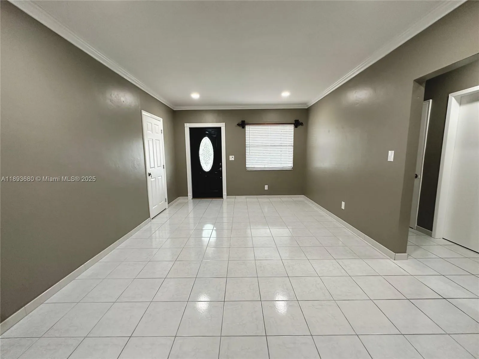 590 SW 36th Ave