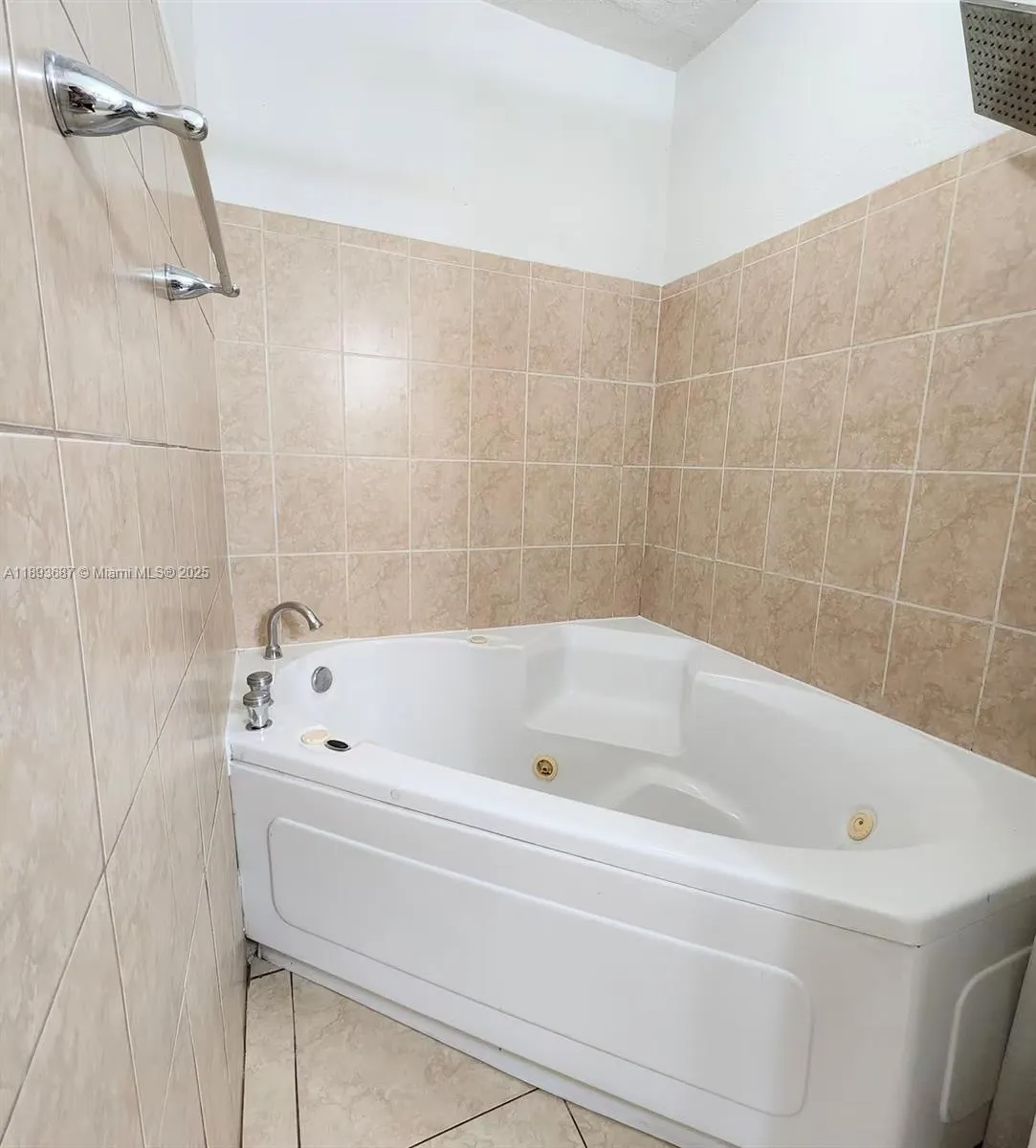 11301 Quail Roost Dr