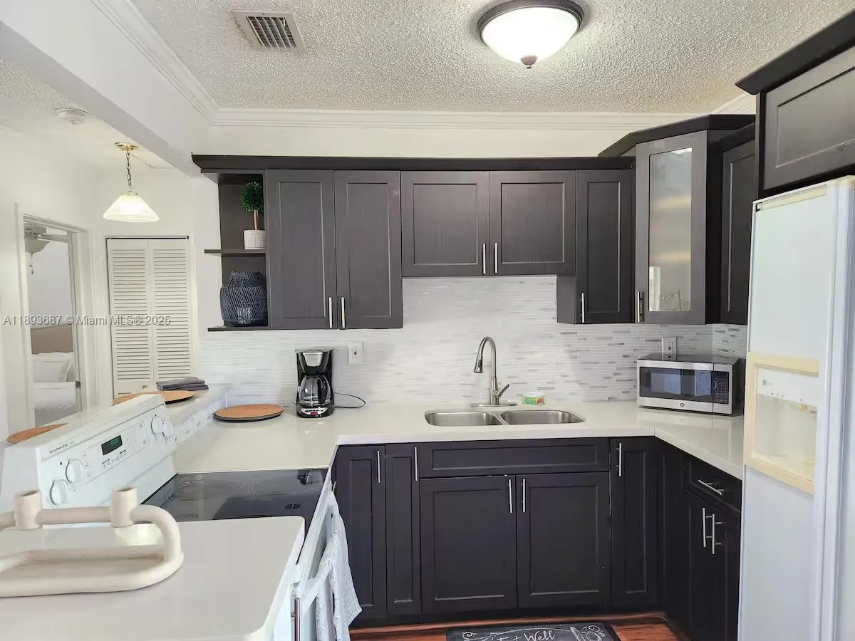 11301 Quail Roost Dr