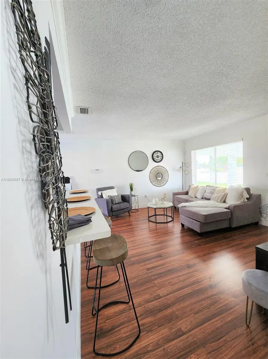 11301 Quail Roost Dr