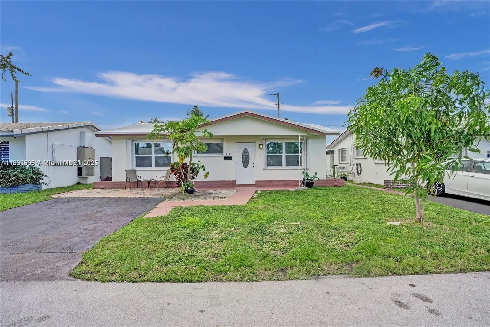 4577 NW 16th Ter