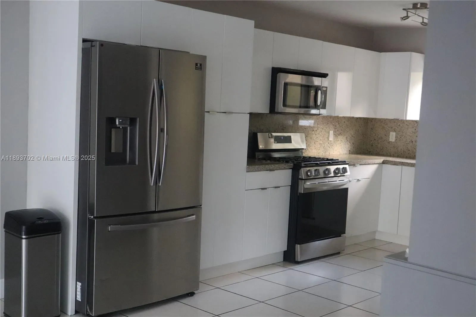 7901 NW 33rd St, #10