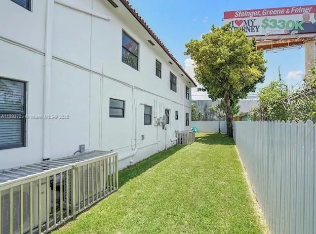 584 NW 30th St