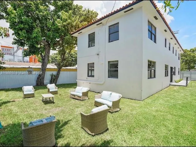 584 NW 30th St