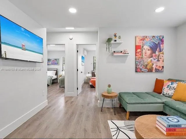 584 NW 30th St
