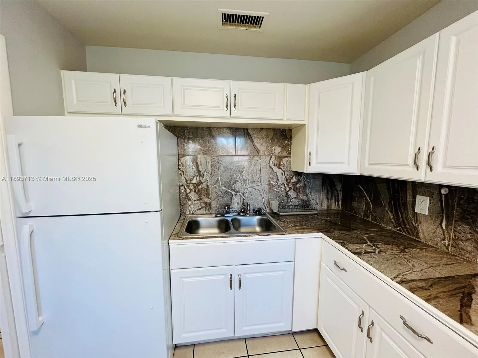 1050 Atlantic Shores Blvd, #108