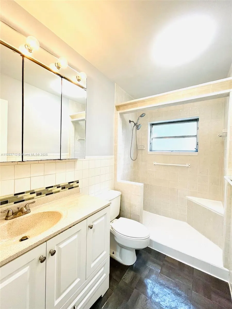 1050 Atlantic Shores Blvd, #108