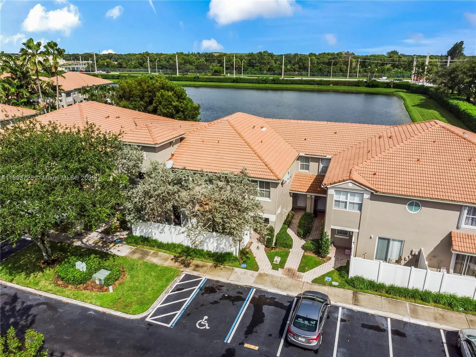 5463 SW 125th Ter