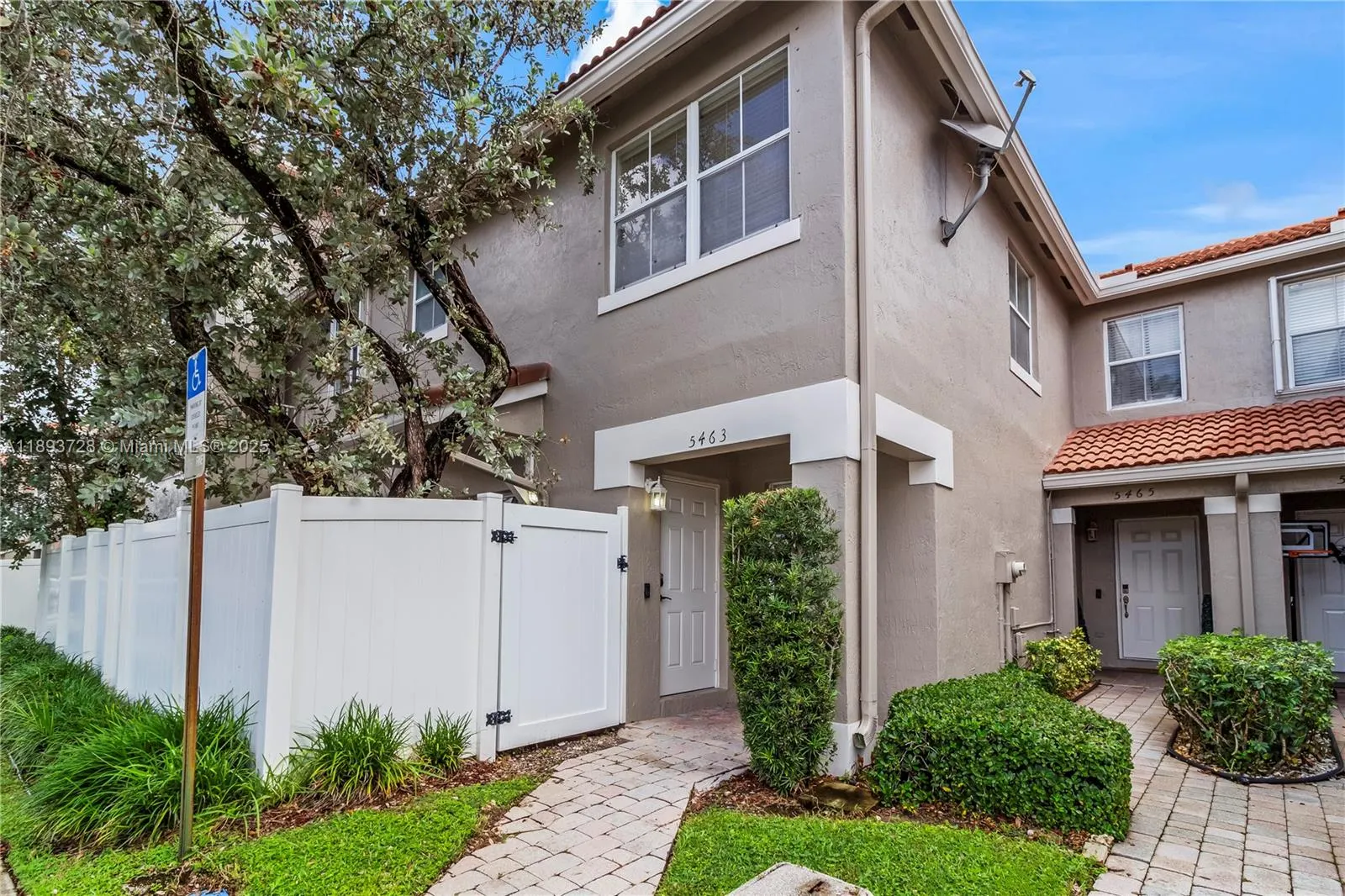 5463 SW 125th Ter