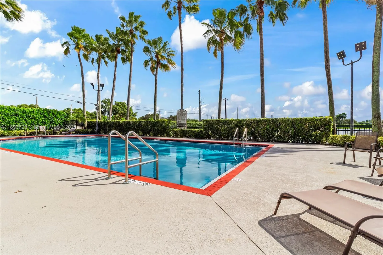 5463 SW 125th Ter