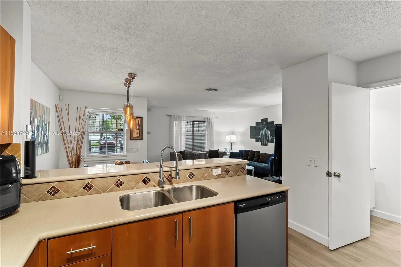 5463 SW 125th Ter