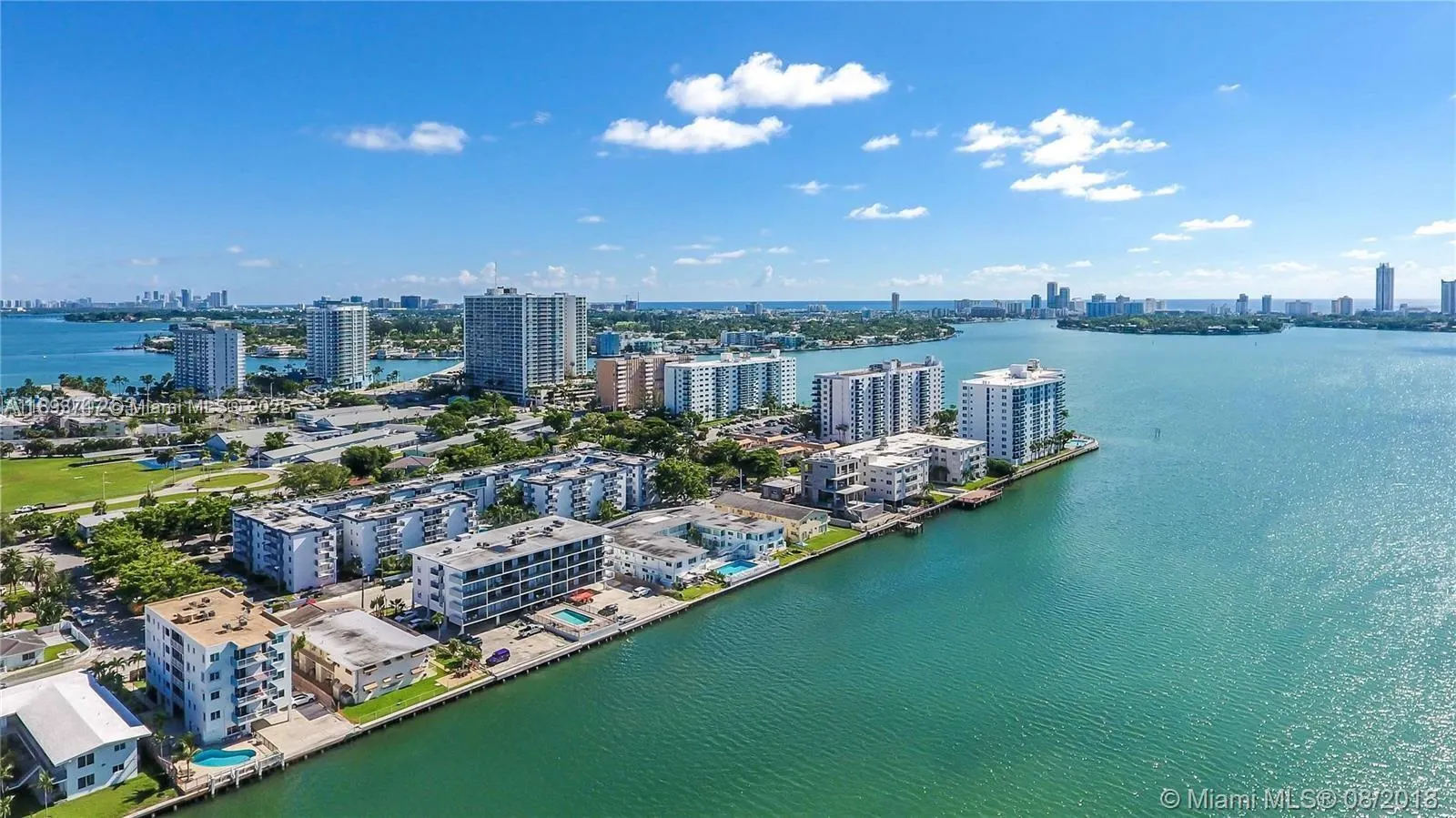 1801 S Treasure Dr, #323
