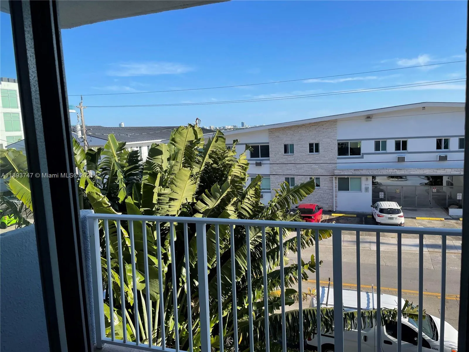 1801 S Treasure Dr, #323